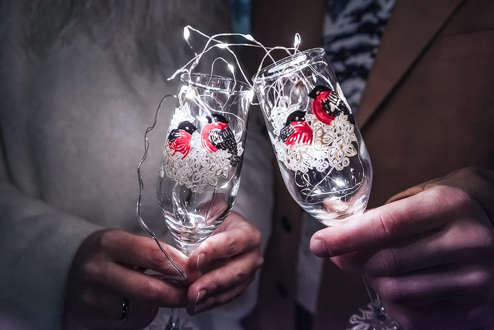 Что взять с собой в ЗАГС: Свадебные бокалы, кружки, стаканы